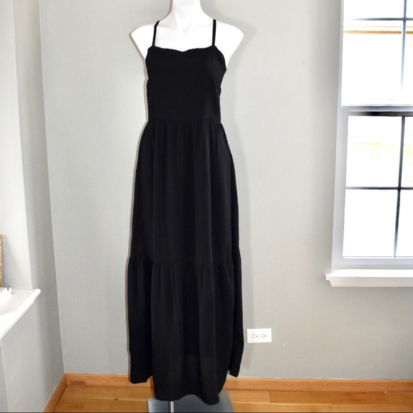Universal Thread Dresses & Skirts - Universal threads long black maxi dress